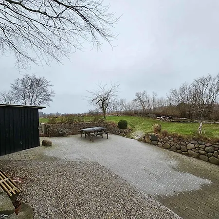 Idyllic Surrounded By Fields בית נופש Tranekær