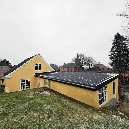 Semesterbostad Idyllic Surrounded By Fields *