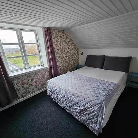 Semesterbostad Idyllic Surrounded By Fields