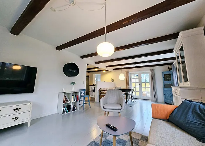 Semesterbostad Idyllic Surrounded By Fields