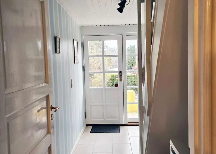 Semesterbostad Idyllic Surrounded By Fields