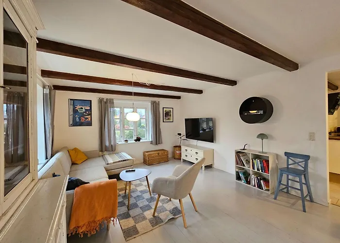 Idyllic Surrounded By Fields Semesterbostad