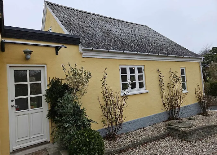 Semesterbostad Idyllic Surrounded By Fields