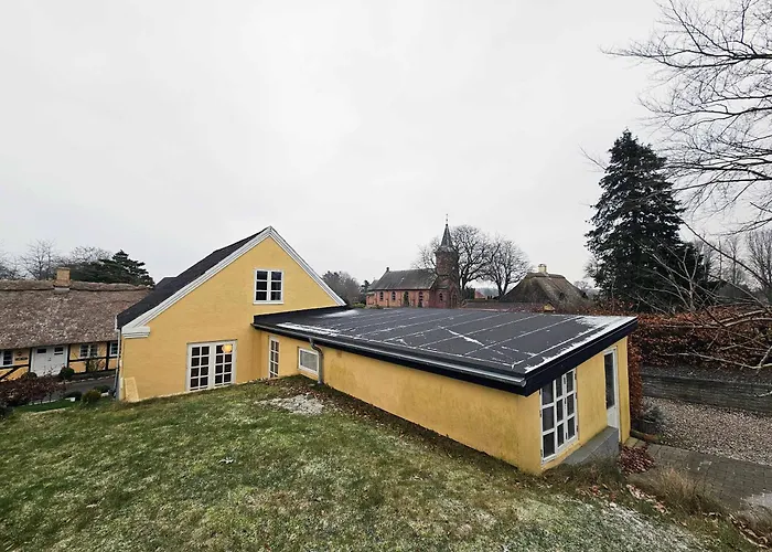 Semesterbostad Idyllic Surrounded By Fields *