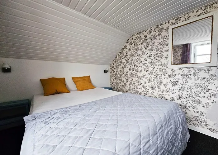 Idyllic Surrounded By Fields Semesterbostad