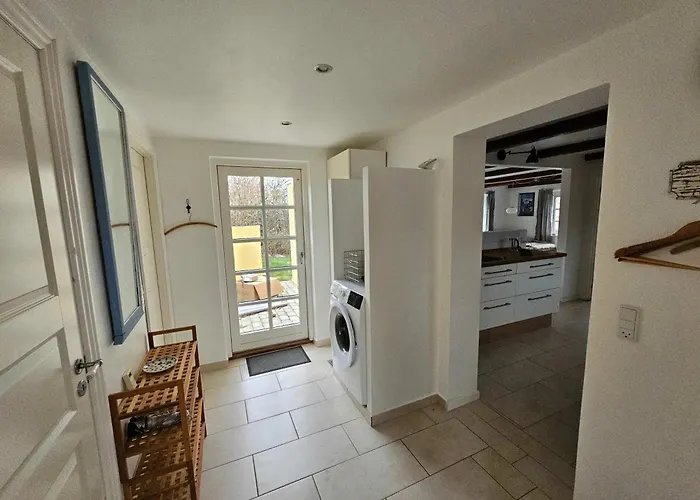 Semesterbostad Idyllic Surrounded By Fields