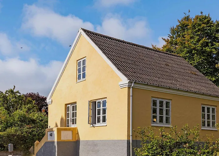 Idyllic Surrounded By Fields Semesterbostad Tranekær